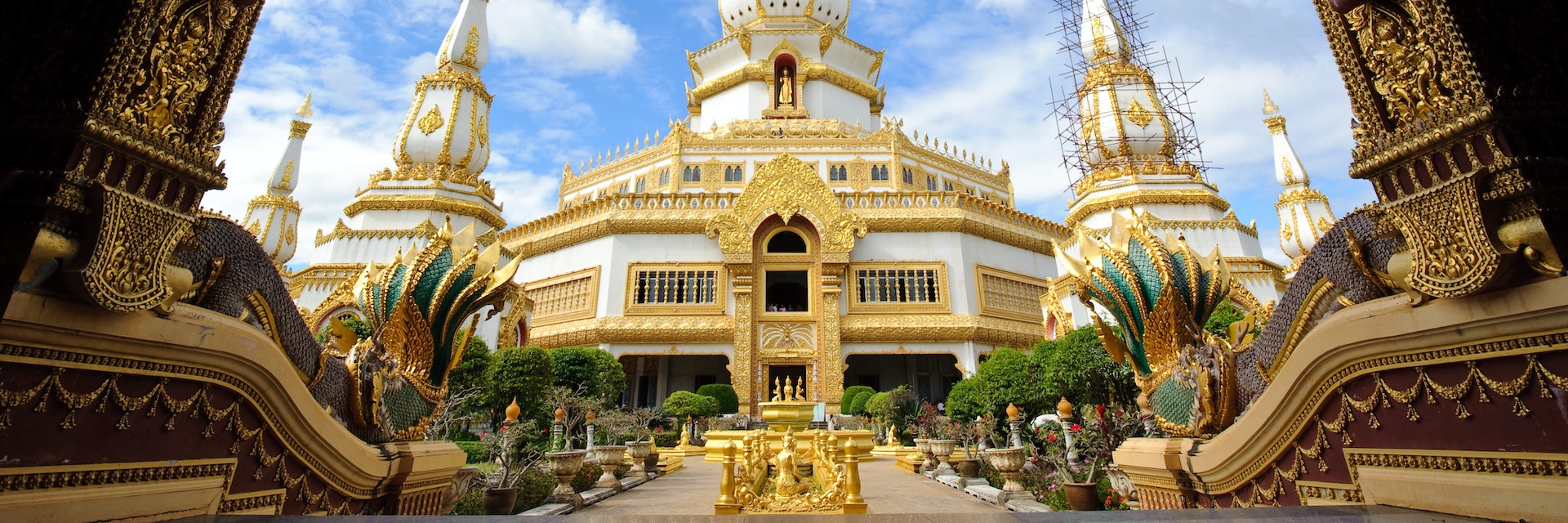 Phra Maha Chedi Chai Mongkol  located on the premises of Wat Pha Namthip Thep Prasit Vararam, Roi Et, Thailand.
