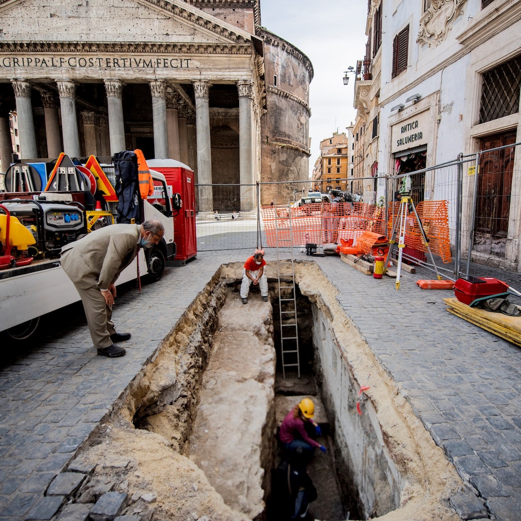 Rome, archaeological investigations following the opening of a hole in Piazza della Rotonda in front of the Pantheon have unearthed the ancient pavement of the imperial era. Pictured is the archaeological excavation site. (Photo by: Alessandro Serrano'/AGF/Universal Images Group via Getty Images)